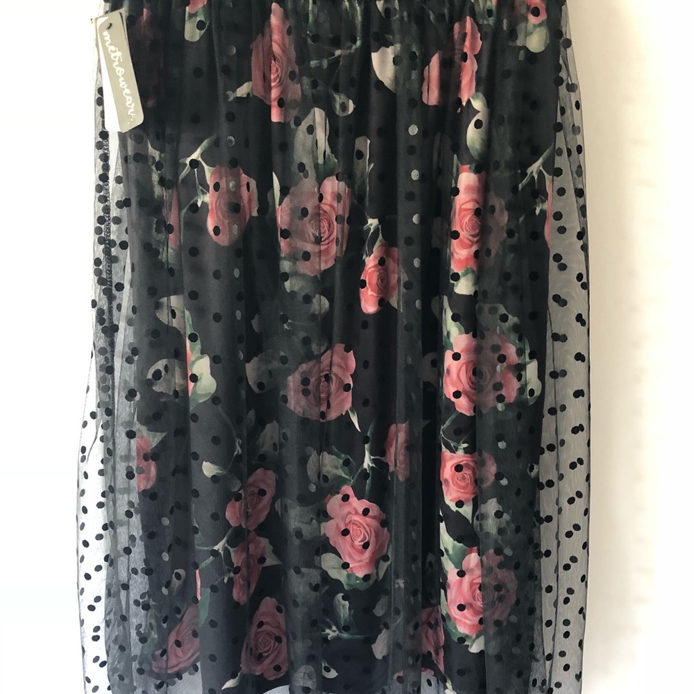 WOMEN’S METRO WEAR SKIRT NET OVERLAY SZ M NWT CUTE